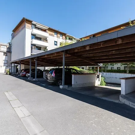 Saint Michel Terrasse Parking *